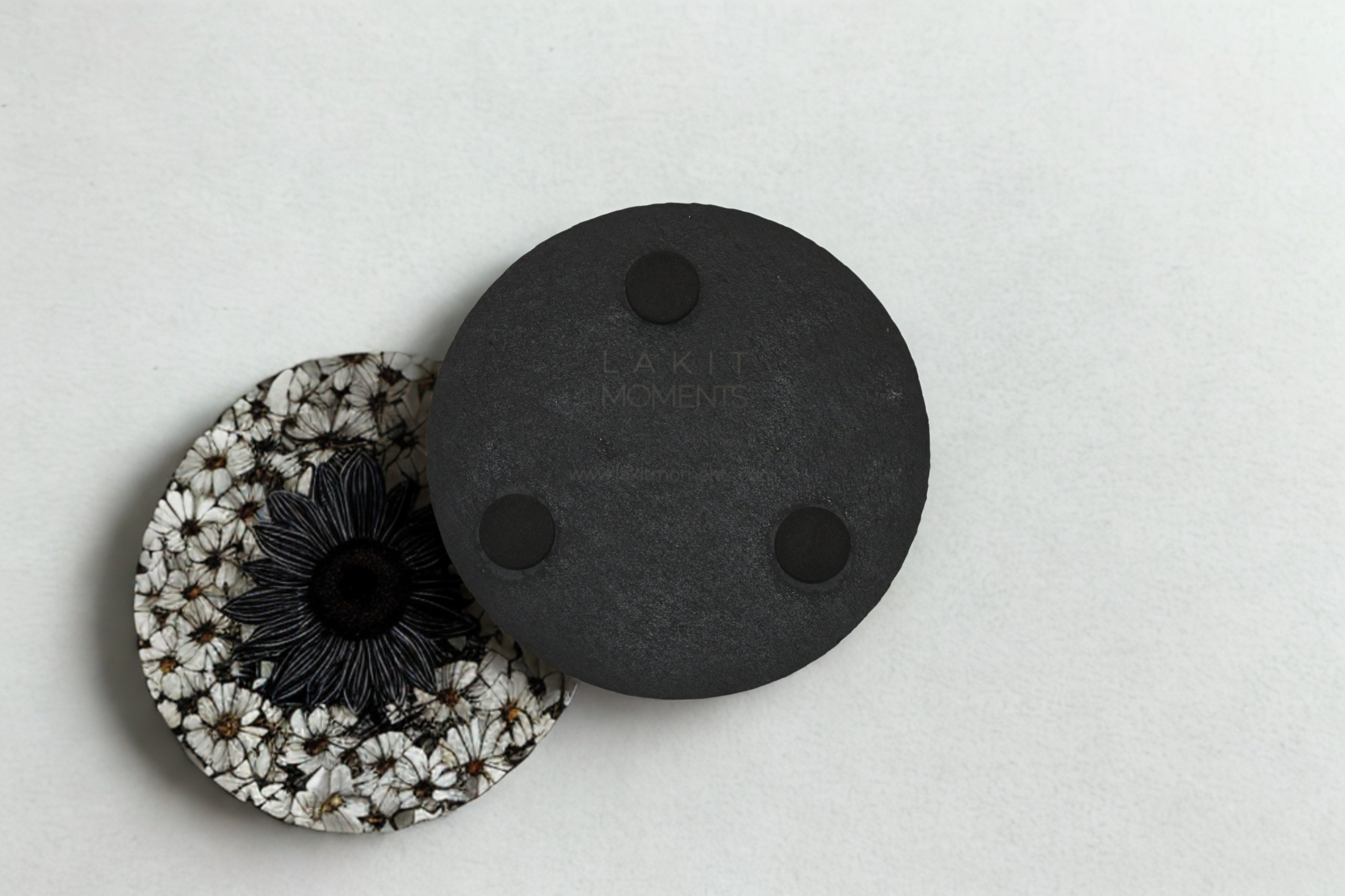 Engraved Slate Coasters Set of 4 - Daisy - Image 8